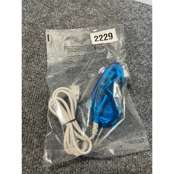 Nintendo Wii Nunchucks Rock Candy Blue Edition - Picture 6 of 6